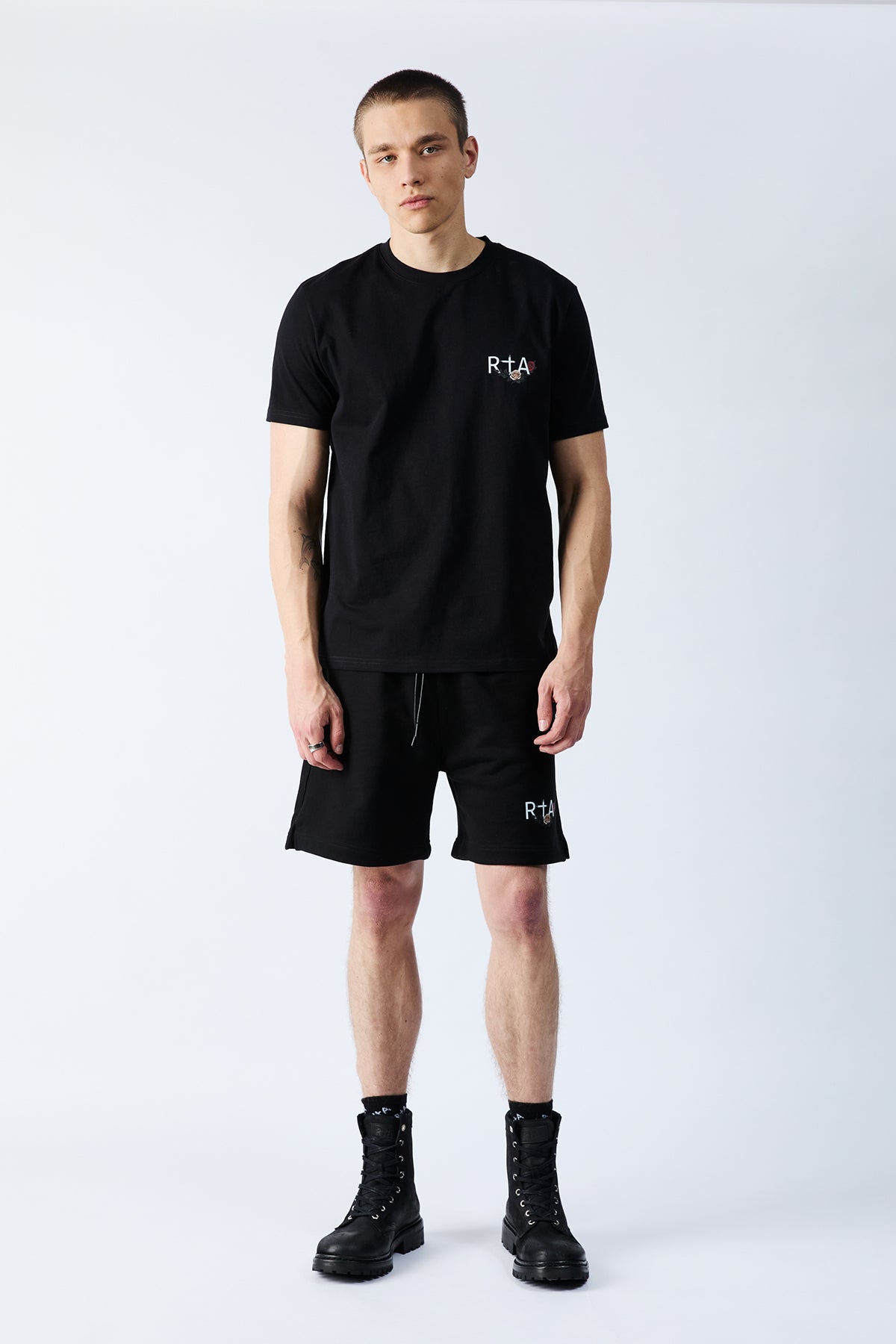 LIAM SHORT SLEEVE TEE | BLACK ROSE - Image 2