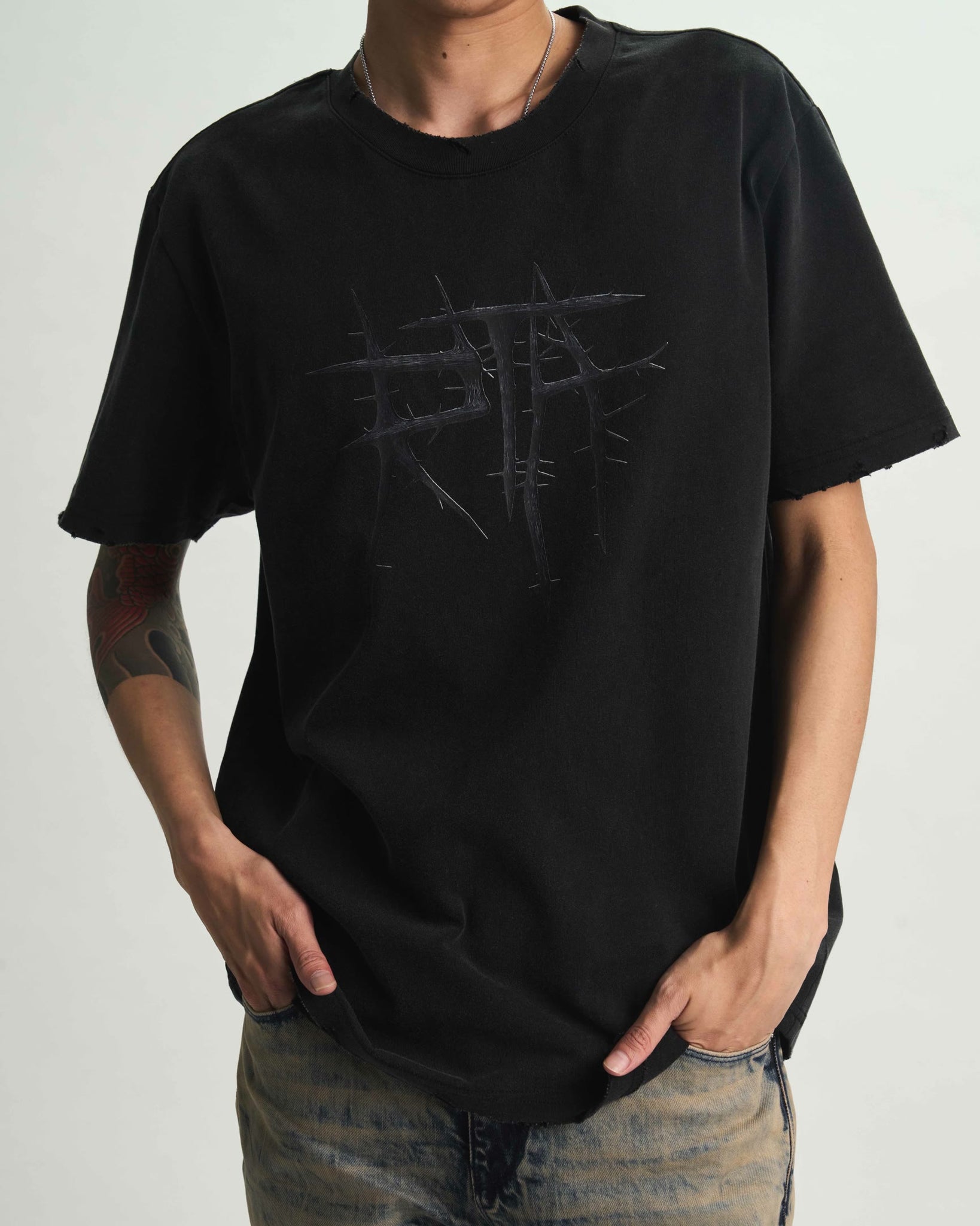 LIAM SHORT SLEEVE TEE | BLACK RTA THORN - Image 4