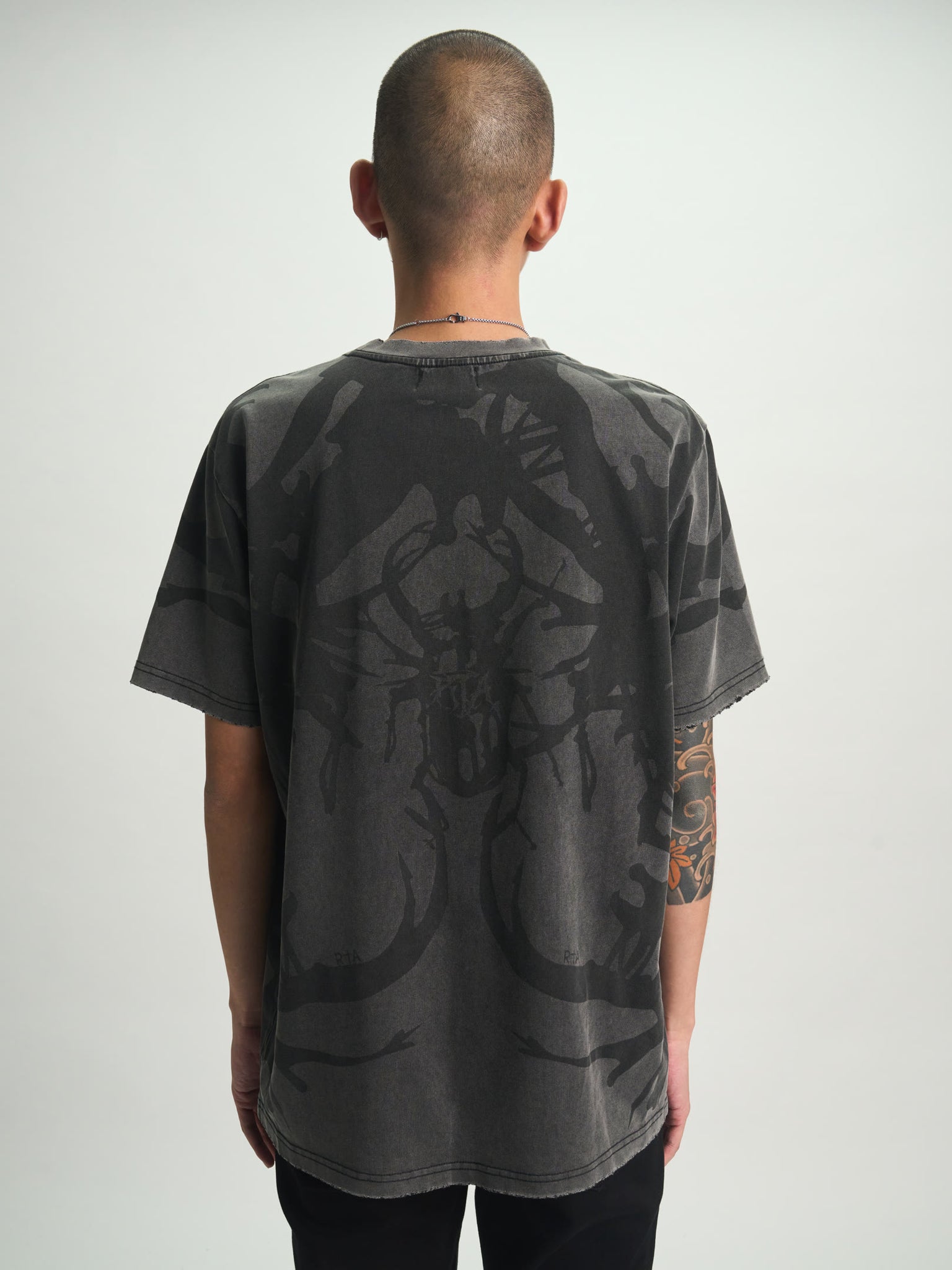 LIAM SHORT SLEEVE TEE | BLACK BEETLE - Image 3