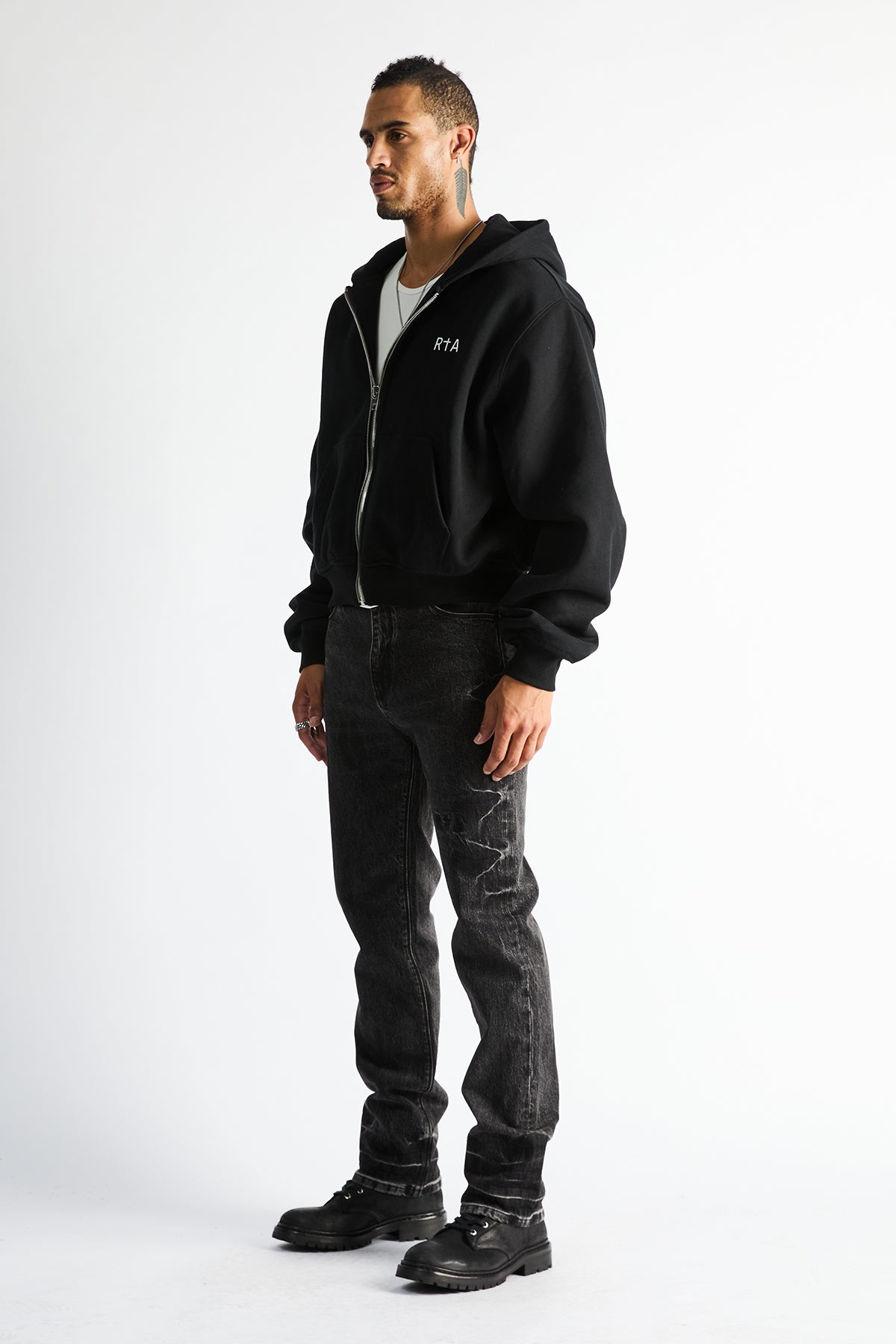KAEN CROPPED ZIP UP HOODIE | BLACK LOGO - Image 5