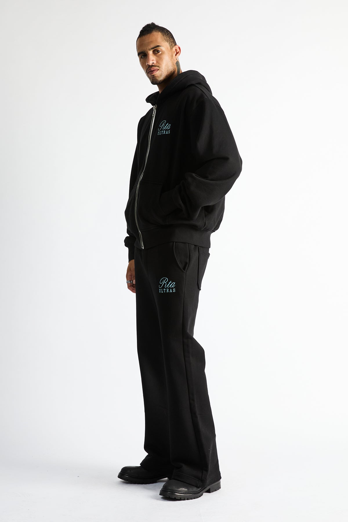 GRIFFIN FLARE SWEATPANT | BLACK RTA ULTRA - Image 4