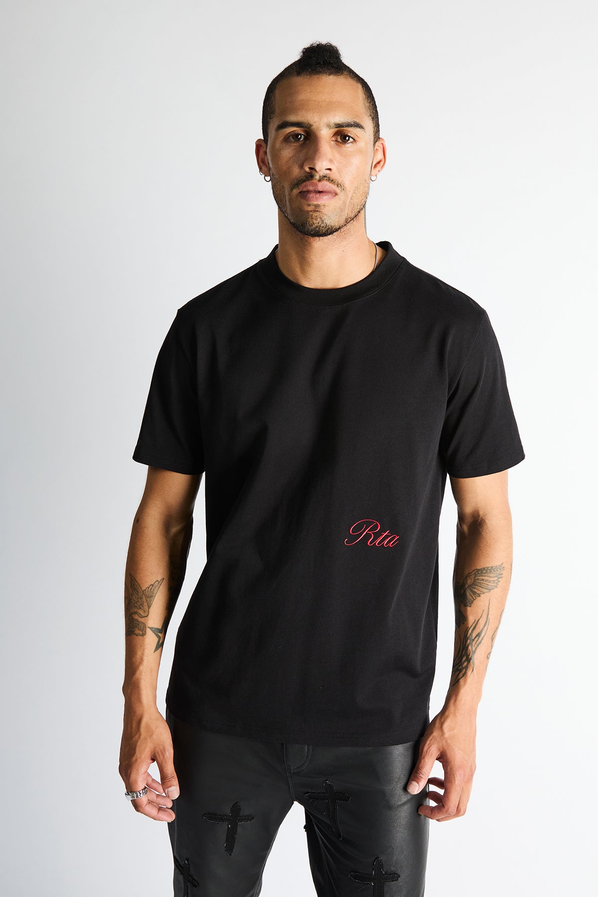 LIAM SHORT SLEEVE TEE | BLACK NIF SCRIPT - Image 2