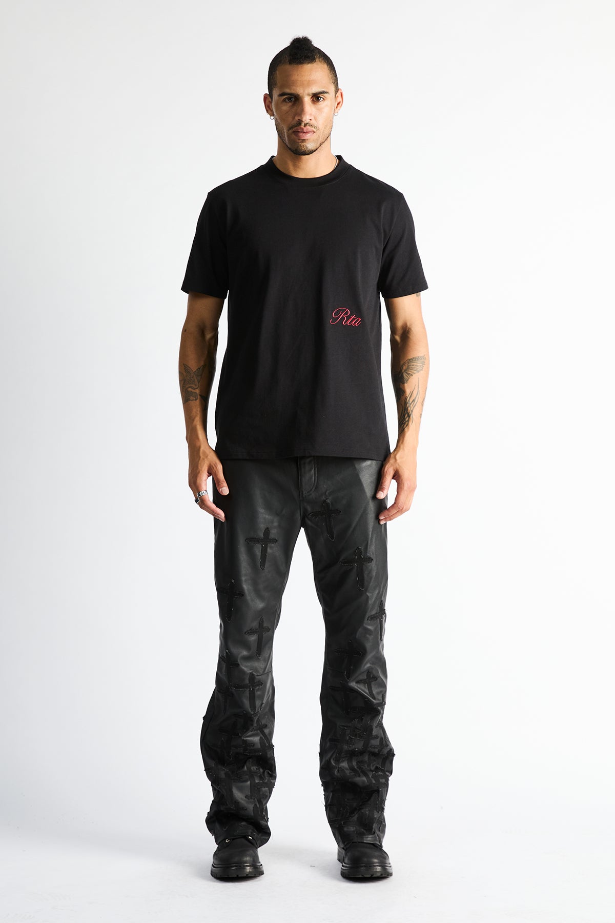 LIAM SHORT SLEEVE TEE | BLACK NIF SCRIPT - Image 4