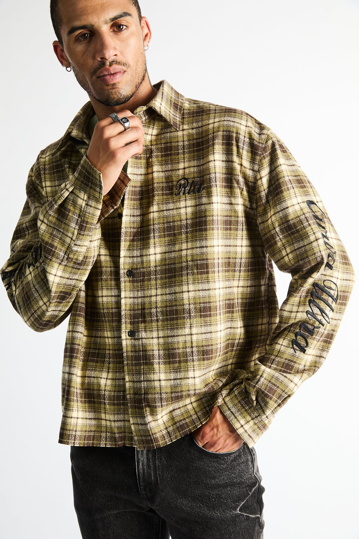 RYNOR CROPPED BUTTON UP SHIRT | OLIVE PLAID - Image 2
